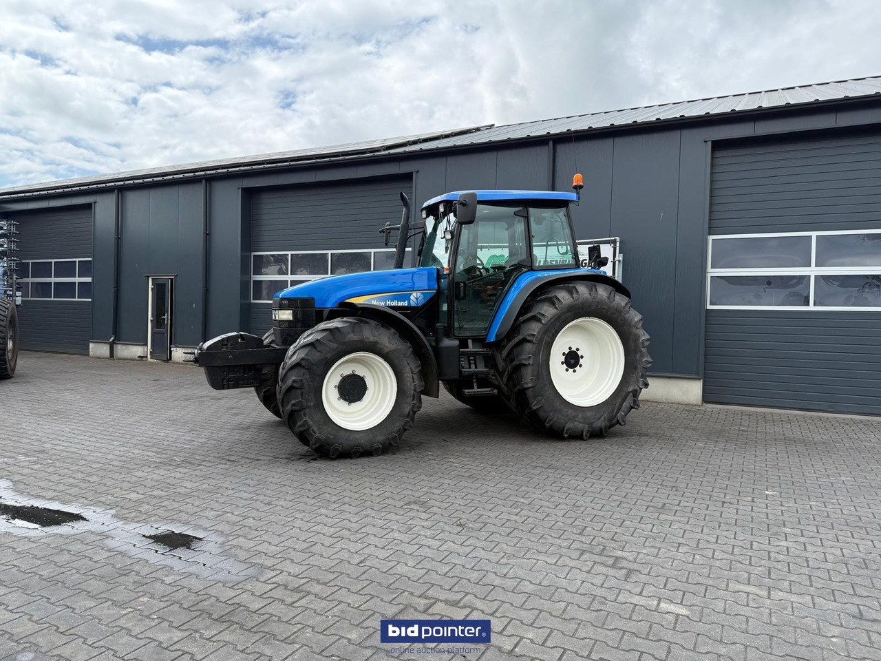 New Holland TM 140 - Traktor: gambar 2 New Holland TM 140 - Traktor: gambar 2