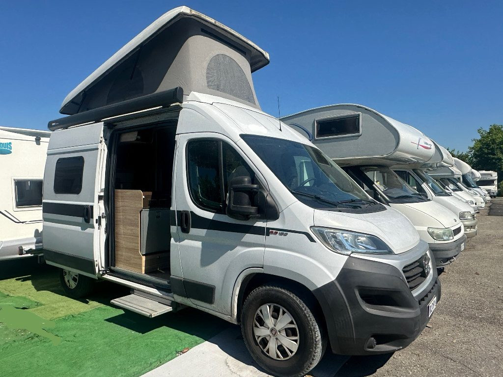 HYMER-ERIBA AYERS ROCK - Mobil kemping: gambar 1 HYMER-ERIBA AYERS ROCK - Mobil kemping: gambar 1