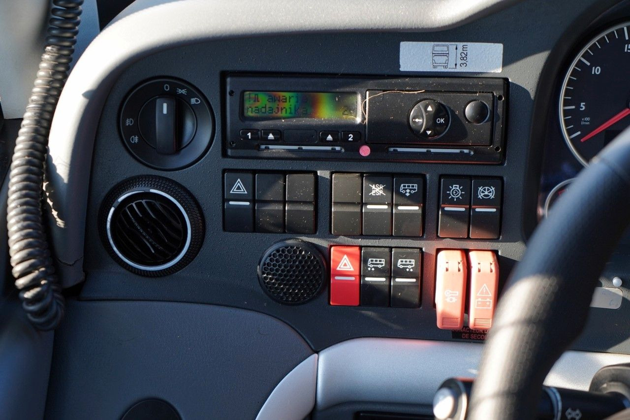 Bus MAN LIONS COACH R07 / EURO 6 / 12 M/ SPROWAD: gambar 29 Bus MAN LIONS COACH R07 / EURO 6 / 12 M/ SPROWAD: gambar 29