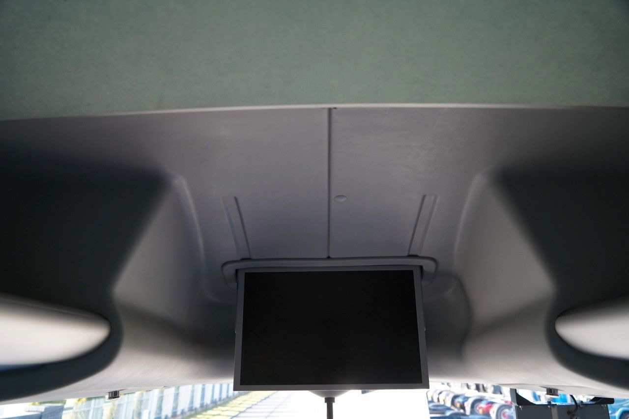 Bus MAN LIONS COACH R07 / EURO 6 / 12 M/ SPROWAD: gambar 44 Bus MAN LIONS COACH R07 / EURO 6 / 12 M/ SPROWAD: gambar 44