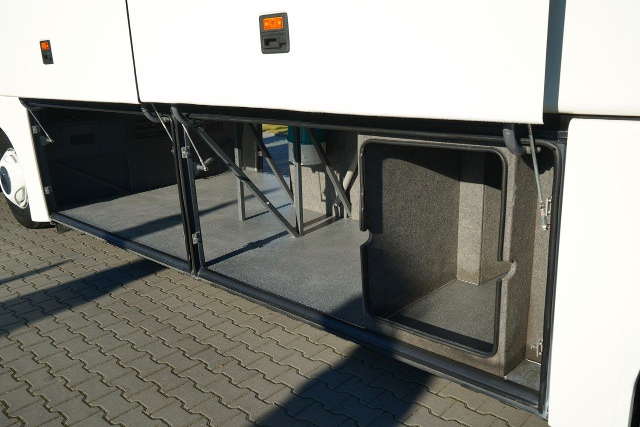 Bus MAN LIONS COACH R07 / EURO 6 / 12 M/ SPROWAD: gambar 18 Bus MAN LIONS COACH R07 / EURO 6 / 12 M/ SPROWAD: gambar 18