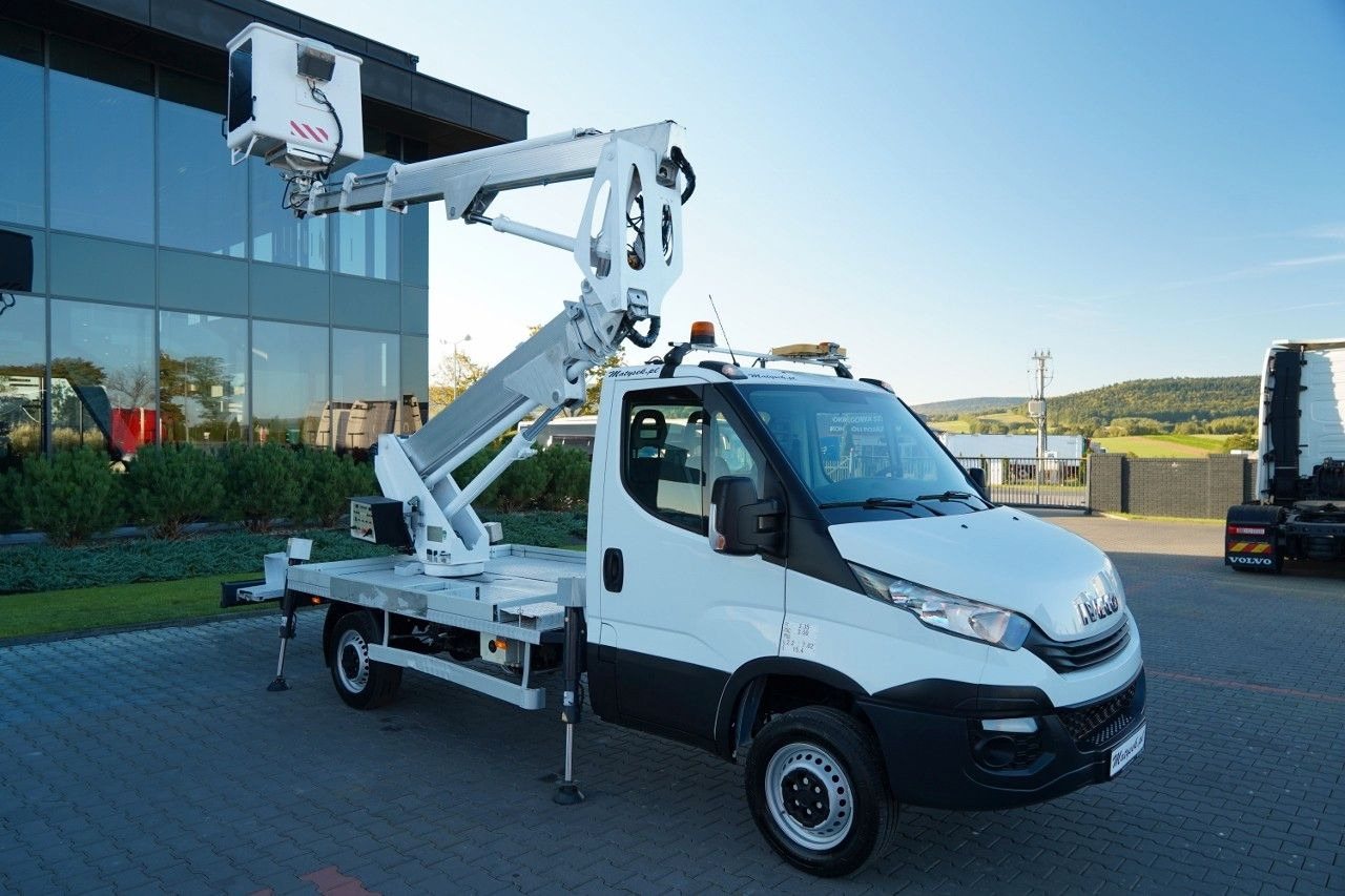 Iveco DAILY 35-120 / ZWYŻKA / PODNOŚNIK KOSZOWY 20 ME - Platform udara yang dipasang di truk: gambar 4 Iveco DAILY 35-120 / ZWYŻKA / PODNOŚNIK KOSZOWY 20 ME - Platform udara yang dipasang di truk: gambar 4