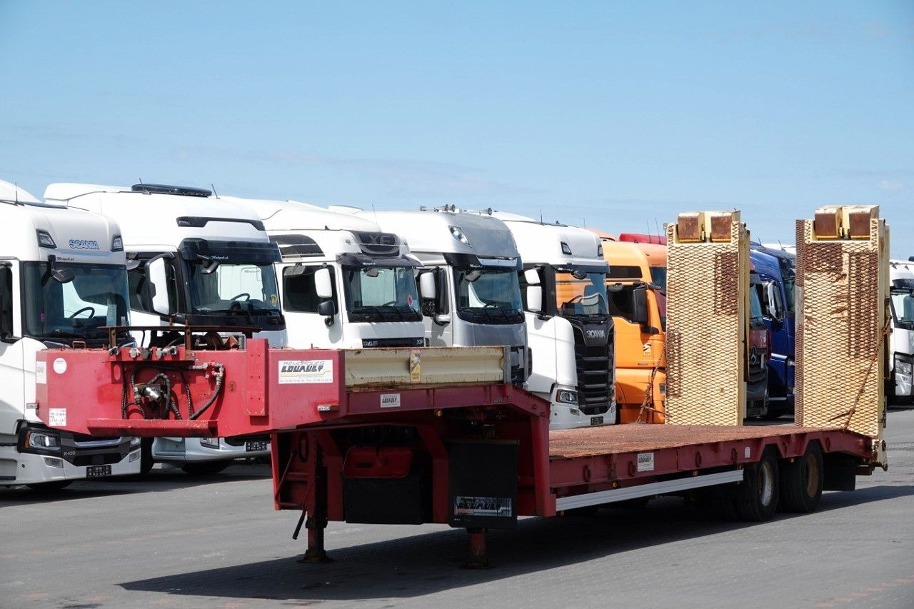 LAWETA NISKOPODWOZIOWA / NAJAZDY HYDRAULICZNE / - Semi-trailer low bed: gambar 3 LAWETA NISKOPODWOZIOWA / NAJAZDY HYDRAULICZNE / - Semi-trailer low bed: gambar 3