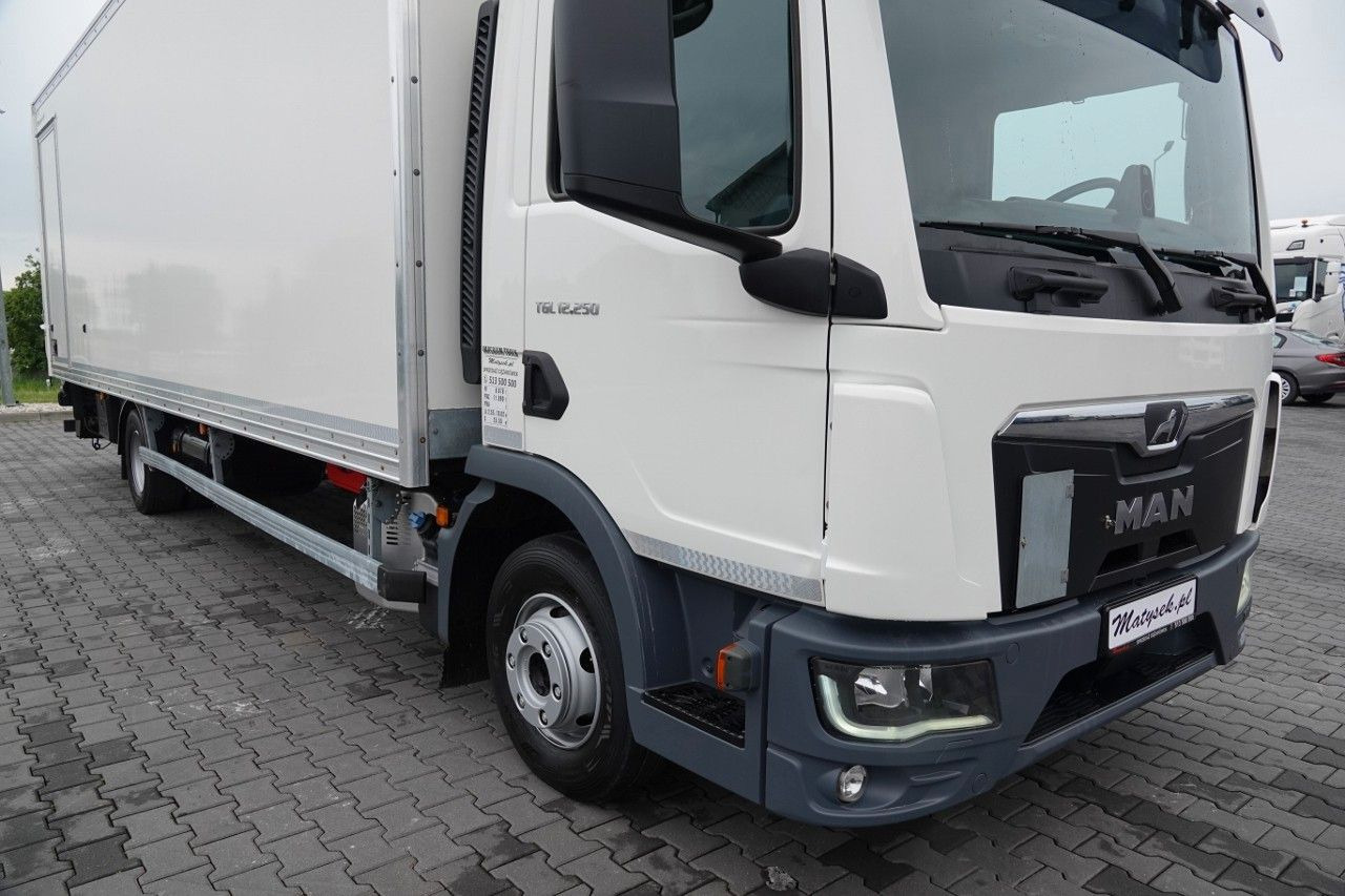 MAN PO KONTRAKCIE SERWISOWYM - Truk box: gambar 5 MAN PO KONTRAKCIE SERWISOWYM - Truk box: gambar 5