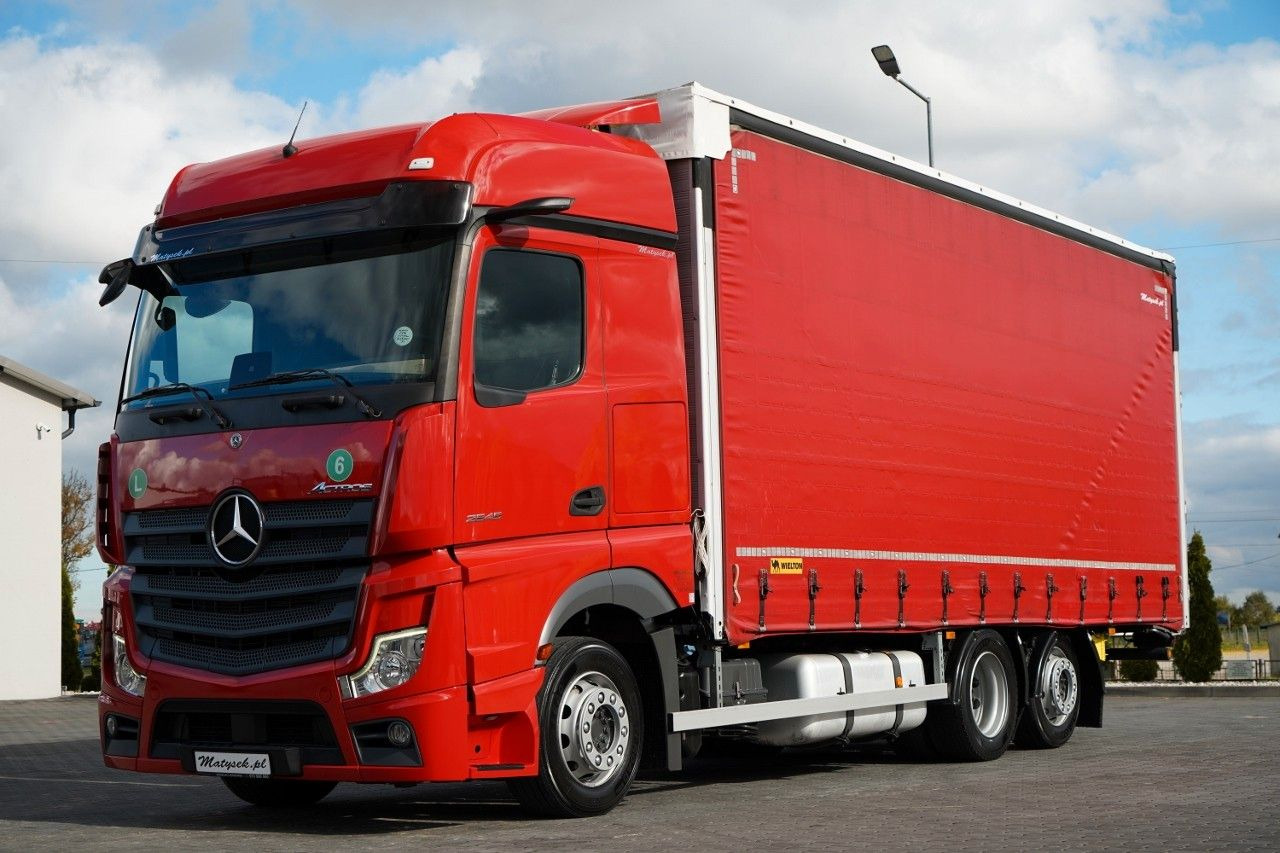 Mercedes-Benz ACTROS 2545 / SOLÓWKA / 6x2 / OŚ PODNOSZONA / B - Truk dengan terpal samping: gambar 1 Mercedes-Benz ACTROS 2545 / SOLÓWKA / 6x2 / OŚ PODNOSZONA / B - Truk dengan terpal samping: gambar 1