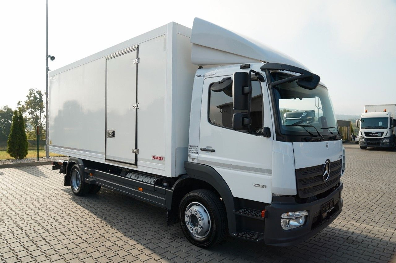 Mercedes-Benz ATEGO / 1221 / KONTENER 5.6 M / 4x2 / WINDA D H - Van berpendingin: gambar 2 Mercedes-Benz ATEGO / 1221 / KONTENER 5.6 M / 4x2 / WINDA D H - Van berpendingin: gambar 2