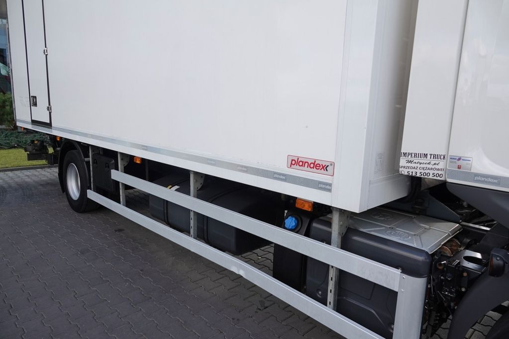 Truk berpendingin Renault D 250 / CHŁODNIA - 6,7 m / THERMO KING T 600R /: gambar 8