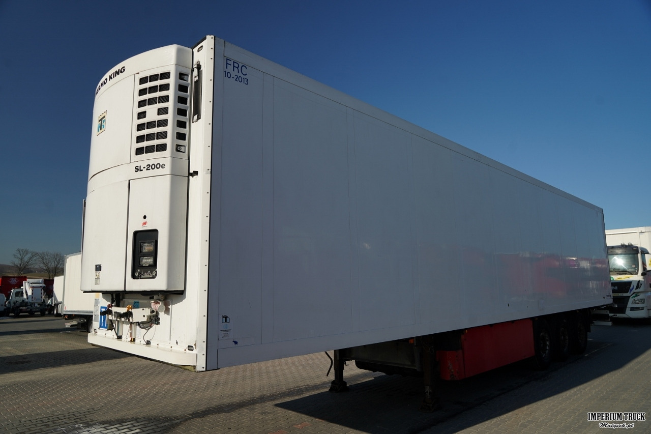 SCHMITZ CARGOBULL / CHŁODNIA / THERMO KING SL-200e / OŚ PODNOSZONA / KOSZ NA PALETY - Semi-trailer berpendingin: gambar 2 SCHMITZ CARGOBULL / CHŁODNIA / THERMO KING SL-200e / OŚ PODNOSZONA / KOSZ NA PALETY - Semi-trailer berpendingin: gambar 2