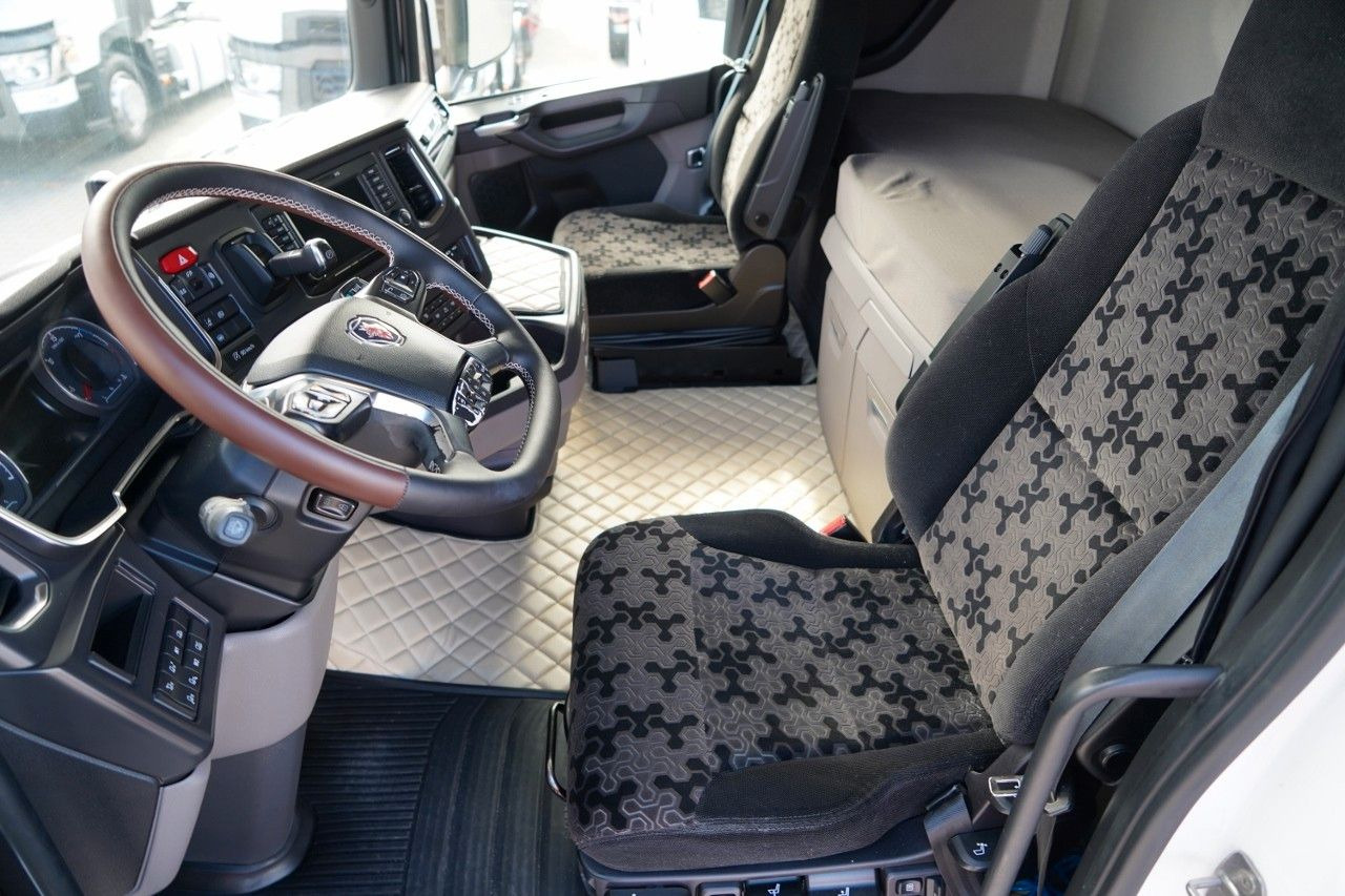 Truk dengan terpal samping Scania S 450 / ZESTAW TANDEM / 120 M3 / I-PARK COOL Scania S 450 / ZESTAW TANDEM / 120 M3 / PO KONTRAKCIE S: gambar 16 Truk dengan terpal samping Scania S 450 / ZESTAW TANDEM / 120 M3 / I-PARK COOL Scania S 450 / ZESTAW TANDEM / 120 M3 / PO KONTRAKCIE S: gambar 16