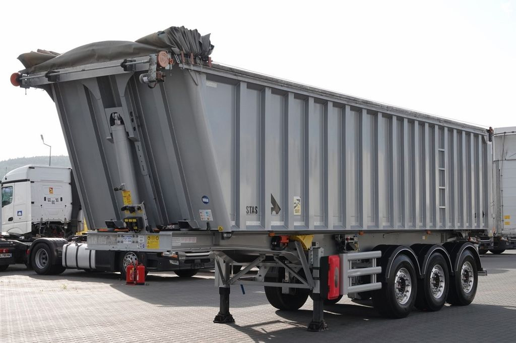 Stas WYWROTKA 40m3 / WAGA: 5800 KG / OŚ PODNOSZONA / - Semi-trailer dengan terpal samping: gambar 3 Stas WYWROTKA 40m3 / WAGA: 5800 KG / OŚ PODNOSZONA / - Semi-trailer dengan terpal samping: gambar 3