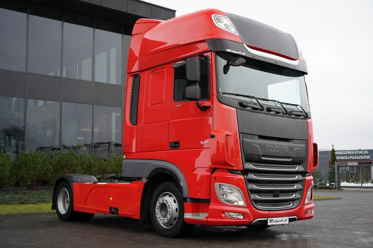 DAF XF 480 / LOW DECK / SUPER SPACE CAB / MEGA / 202 - Tractor head: gambar 1 DAF XF 480 / LOW DECK / SUPER SPACE CAB / MEGA / 202 - Tractor head: gambar 1