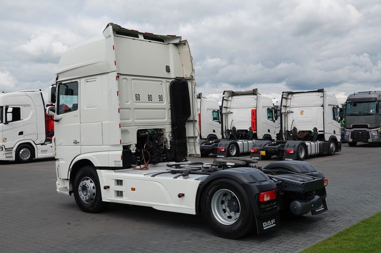 DAF XF 530 / HYDRAULIKA / I-PARK COOL / SSC / PO KO - Tractor head: gambar 4 DAF XF 530 / HYDRAULIKA / I-PARK COOL / SSC / PO KO - Tractor head: gambar 4