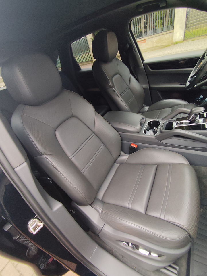 Mobil PORSCHE CAYENNE: gambar 8