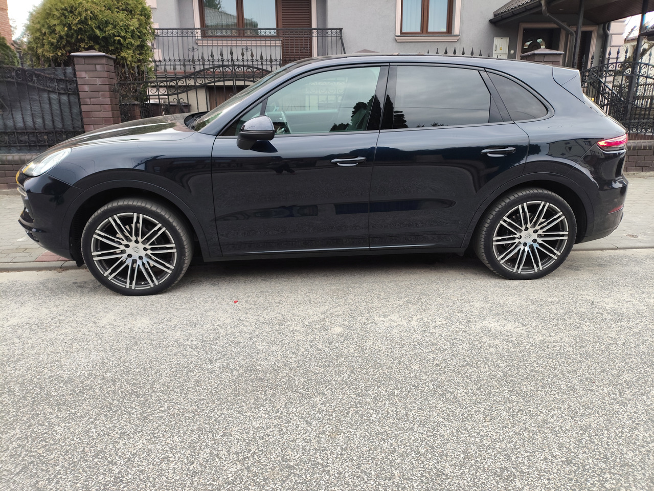 Mobil PORSCHE CAYENNE: gambar 17
