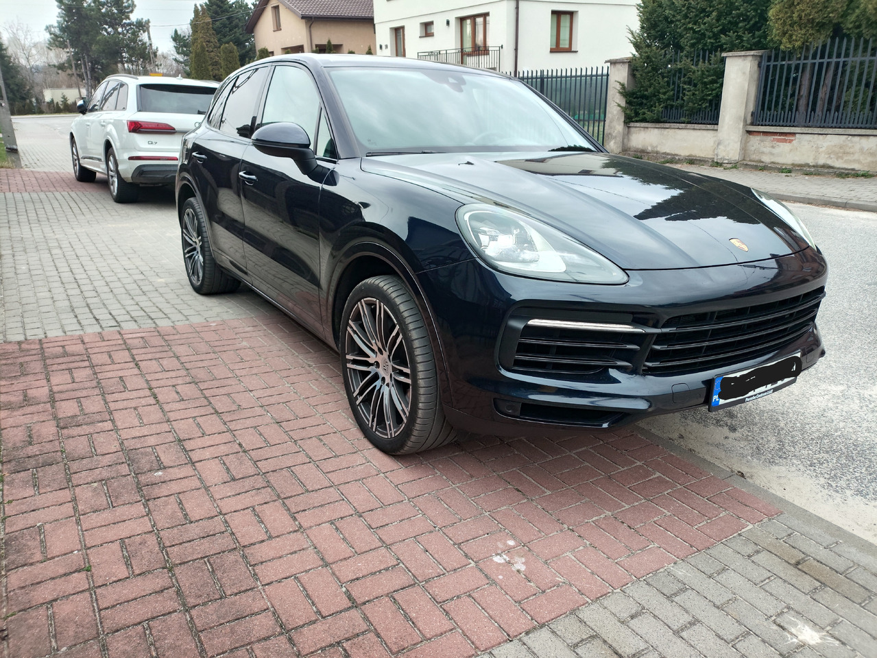 Mobil PORSCHE CAYENNE: gambar 19