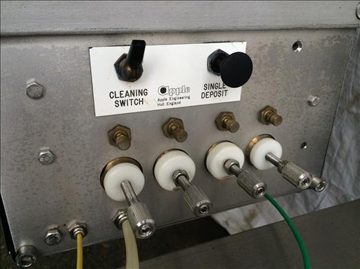 Apple Engineering MD65 Four head pneumatic depositor - Mesin makanan: gambar 5 Apple Engineering MD65 Four head pneumatic depositor - Mesin makanan: gambar 5