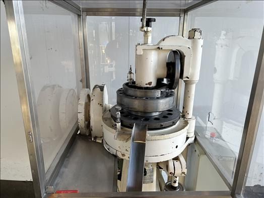 Manesty D3B tablet press - Alat laboratorium: gambar 3 Manesty D3B tablet press - Alat laboratorium: gambar 3