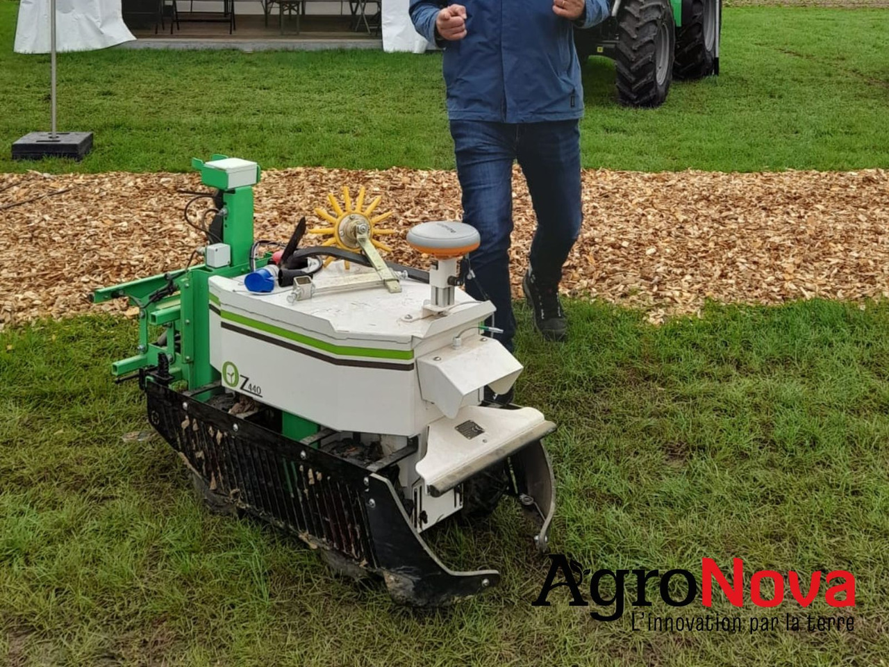 Naïo Robot Oz MARAICHAGE - Peralatan pertanian: gambar 1 Naïo Robot Oz MARAICHAGE - Peralatan pertanian: gambar 1