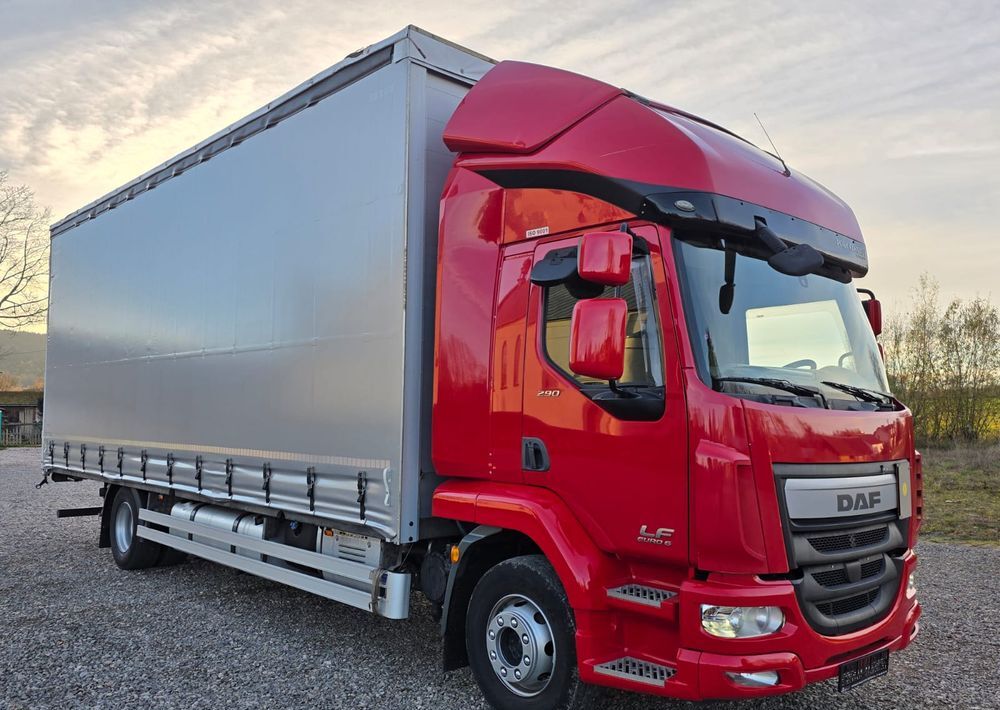 DAF LF 290 / WINDA / 16TON DMC / 3M WYSOKOŚĆ / JUMBO / FIRANKA / SYPIALKA / AUTOMAT / JEDEN WŁAŚCICIE / EURO 6 / 2017/ SPROWADZONY / 19 PALET / DUŻA ŁADOWNOŚĆ / - Truk dengan terpal samping: gambar 1 DAF LF 290 / WINDA / 16TON DMC / 3M WYSOKOŚĆ / JUMBO / FIRANKA / SYPIALKA / AUTOMAT / JEDEN WŁAŚCICIE / EURO 6 / 2017/ SPROWADZONY / 19 PALET / DUŻA ŁADOWNOŚĆ / - Truk dengan terpal samping: gambar 1