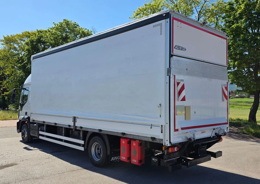 Iveco EUROCARGO 160E320/FIRANKA/WINDA/AUTOMAT/NISKI PRZEBIEG/E6/SPROWADZONY/PIERWSZY WŁAŚCICIEL - Truk dengan terpal samping: gambar 3 Iveco EUROCARGO 160E320/FIRANKA/WINDA/AUTOMAT/NISKI PRZEBIEG/E6/SPROWADZONY/PIERWSZY WŁAŚCICIEL - Truk dengan terpal samping: gambar 3