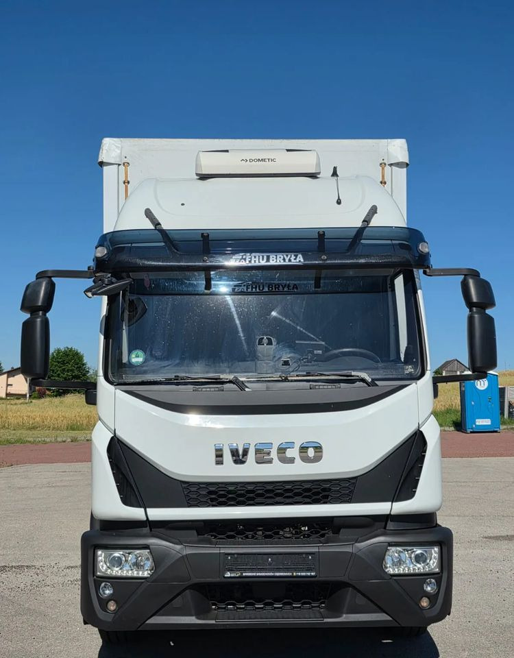 Iveco EUROCARGO 160E320/FIRANKA/WINDA/AUTOMAT/NISKI PRZEBIEG/E6/SPROWADZONY/PIERWSZY WŁAŚCICIEL - Truk dengan terpal samping: gambar 3 Iveco EUROCARGO 160E320/FIRANKA/WINDA/AUTOMAT/NISKI PRZEBIEG/E6/SPROWADZONY/PIERWSZY WŁAŚCICIEL - Truk dengan terpal samping: gambar 3