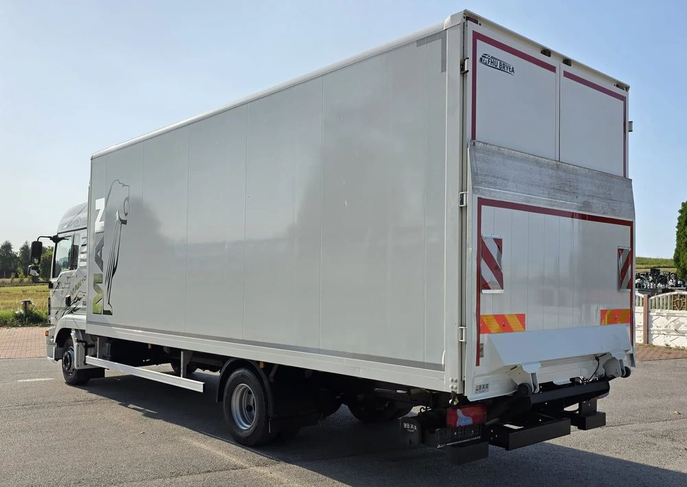 MAN TGL 12.250 / KONTENER / IZOTERMA / WINDA / 2019R / EURO 6 / PEŁEN SERWIS /  6 TON ŁADOWNOŚĆ  / SPROWADZONY / ZADBANY / JAK NOWY /  KSIĄŻKA SERWISOWA / E6 / 17 PALET - Truk box: gambar 4 MAN TGL 12.250 / KONTENER / IZOTERMA / WINDA / 2019R / EURO 6 / PEŁEN SERWIS /  6 TON ŁADOWNOŚĆ  / SPROWADZONY / ZADBANY / JAK NOWY /  KSIĄŻKA SERWISOWA / E6 / 17 PALET - Truk box: gambar 4