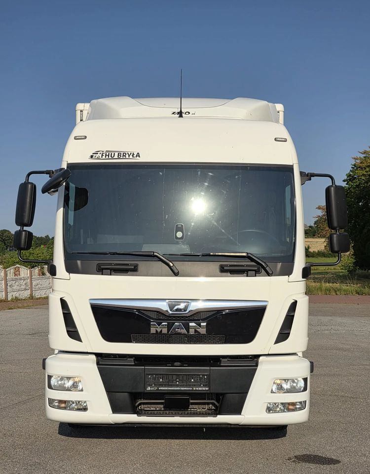 MAN TGL 12.250 / KONTENER / IZOTERMA / WINDA / 2019R / EURO 6 / PEŁEN SERWIS / 6 TON ŁADOWNOŚĆ / SPROWADZONY / ZADBANY / JAK NOWY / KSIĄŻKA SERWISOWA / E6 / 17 PALET - Truk box: gambar 3 MAN TGL 12.250 / KONTENER / IZOTERMA / WINDA / 2019R / EURO 6 / PEŁEN SERWIS / 6 TON ŁADOWNOŚĆ / SPROWADZONY / ZADBANY / JAK NOWY / KSIĄŻKA SERWISOWA / E6 / 17 PALET - Truk box: gambar 3