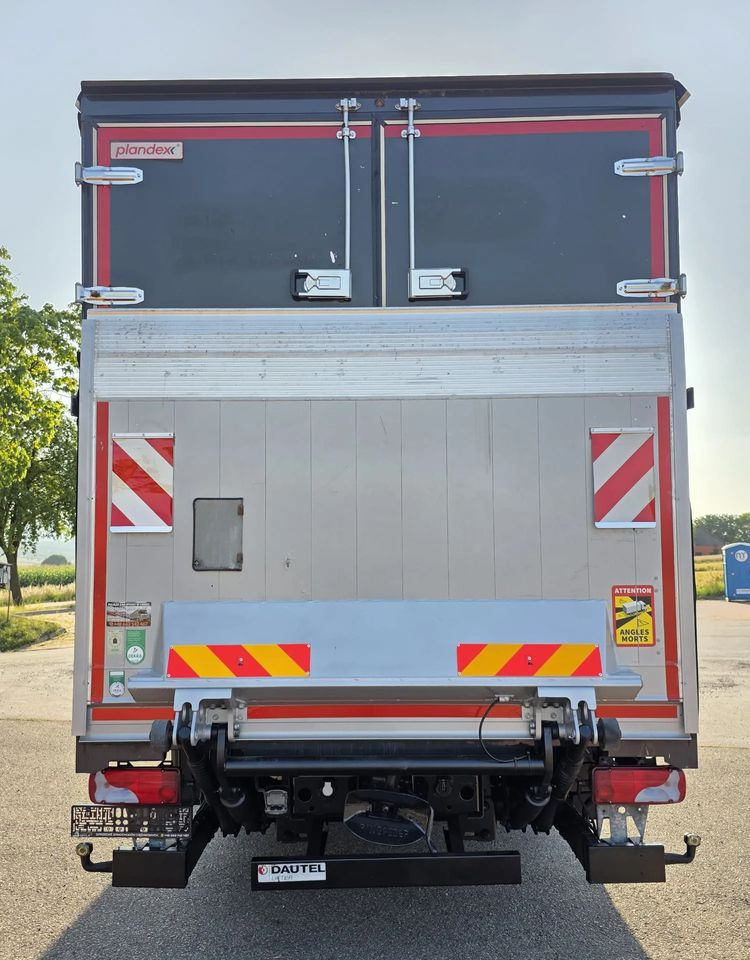 MAN TGM 15.290 / BURTO-FIRANKA / CAŁY NA PODUSZKACH /KLIMA POSTOJOWA / 2018R / NISKI PRZEBIEG / 18 PALET / E6 / JAK NOWY / WINDA / - Truk dengan terpal samping: gambar 5 MAN TGM 15.290 / BURTO-FIRANKA / CAŁY NA PODUSZKACH /KLIMA POSTOJOWA / 2018R / NISKI PRZEBIEG / 18 PALET / E6 / JAK NOWY / WINDA / - Truk dengan terpal samping: gambar 5