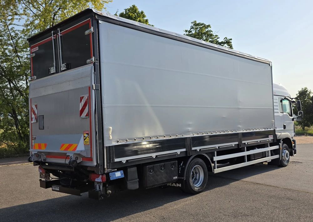 MAN TGM 15.290 / BURTO-FIRANKA / CAŁY NA PODUSZKACH /KLIMA POSTOJOWA / 2018R / NISKI PRZEBIEG / 18 PALET / E6 / JAK NOWY / WINDA / - Truk dengan terpal samping: gambar 3 MAN TGM 15.290 / BURTO-FIRANKA / CAŁY NA PODUSZKACH /KLIMA POSTOJOWA / 2018R / NISKI PRZEBIEG / 18 PALET / E6 / JAK NOWY / WINDA / - Truk dengan terpal samping: gambar 3