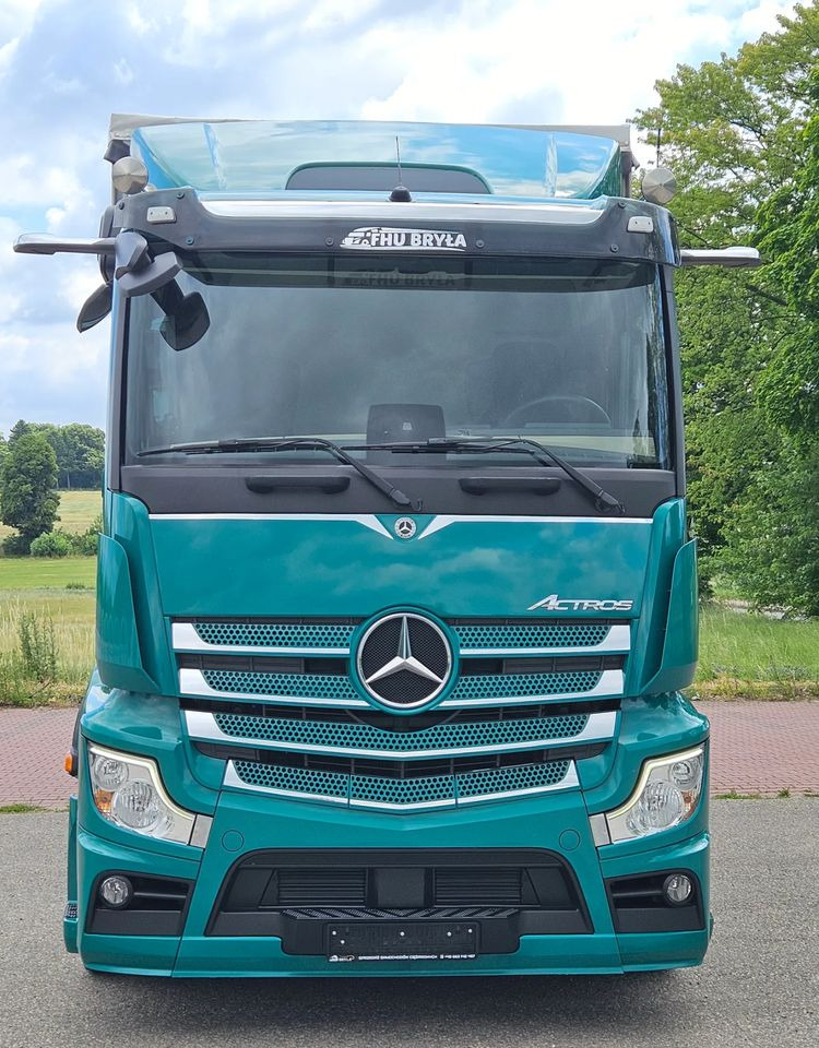 Mercedes-Benz ACTROS 1833 / BURTO-FIRANKA / WINDA / 18 PALET / 8600 ŁADOWNOŚĆ / AUTOMAT / DUŻY SILNIK / 10.2019 ROK / SYPIALKA / LEDY / KAMERY / VIRTUAL COCPIT/ JAK NOWY - Truk dengan terpal samping: gambar 3 Mercedes-Benz ACTROS 1833 / BURTO-FIRANKA / WINDA / 18 PALET / 8600 ŁADOWNOŚĆ / AUTOMAT / DUŻY SILNIK / 10.2019 ROK / SYPIALKA / LEDY / KAMERY / VIRTUAL COCPIT/ JAK NOWY - Truk dengan terpal samping: gambar 3