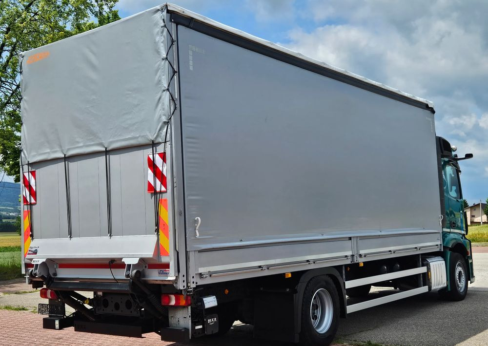Mercedes-Benz ACTROS 1833 / BURTO-FIRANKA / WINDA / 18 PALET / 8600 ŁADOWNOŚĆ / AUTOMAT / DUŻY SILNIK / 10.2019 ROK / SYPIALKA / LEDY / KAMERY / VIRTUAL COCPIT/ JAK NOWY - Truk dengan terpal samping: gambar 5 Mercedes-Benz ACTROS 1833 / BURTO-FIRANKA / WINDA / 18 PALET / 8600 ŁADOWNOŚĆ / AUTOMAT / DUŻY SILNIK / 10.2019 ROK / SYPIALKA / LEDY / KAMERY / VIRTUAL COCPIT/ JAK NOWY - Truk dengan terpal samping: gambar 5