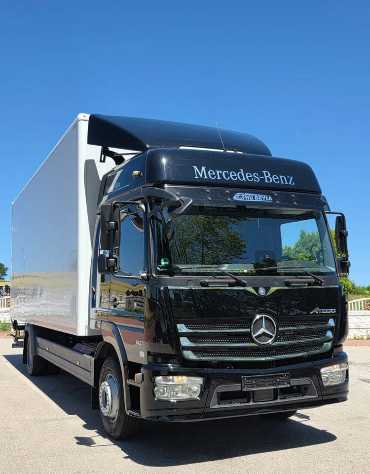 Mercedes-Benz ATEGO 1527/1530/IZOTERMA/WINDA/SPROWADZONY/E6/PIERWSZY WŁAŚCICIEL/AUTOMAT/18EURO PALET/STAN BARDZO DOBRY - Truk berpendingin: gambar 2 Mercedes-Benz ATEGO 1527/1530/IZOTERMA/WINDA/SPROWADZONY/E6/PIERWSZY WŁAŚCICIEL/AUTOMAT/18EURO PALET/STAN BARDZO DOBRY - Truk berpendingin: gambar 2