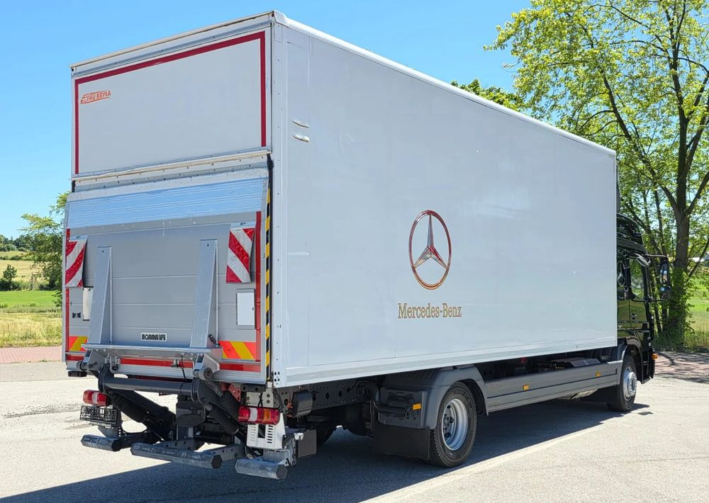 Mercedes-Benz ATEGO 1527/1530/IZOTERMA/WINDA/SPROWADZONY/E6/PIERWSZY WŁAŚCICIEL/AUTOMAT/18EURO PALET/STAN BARDZO DOBRY - Truk berpendingin: gambar 5 Mercedes-Benz ATEGO 1527/1530/IZOTERMA/WINDA/SPROWADZONY/E6/PIERWSZY WŁAŚCICIEL/AUTOMAT/18EURO PALET/STAN BARDZO DOBRY - Truk berpendingin: gambar 5