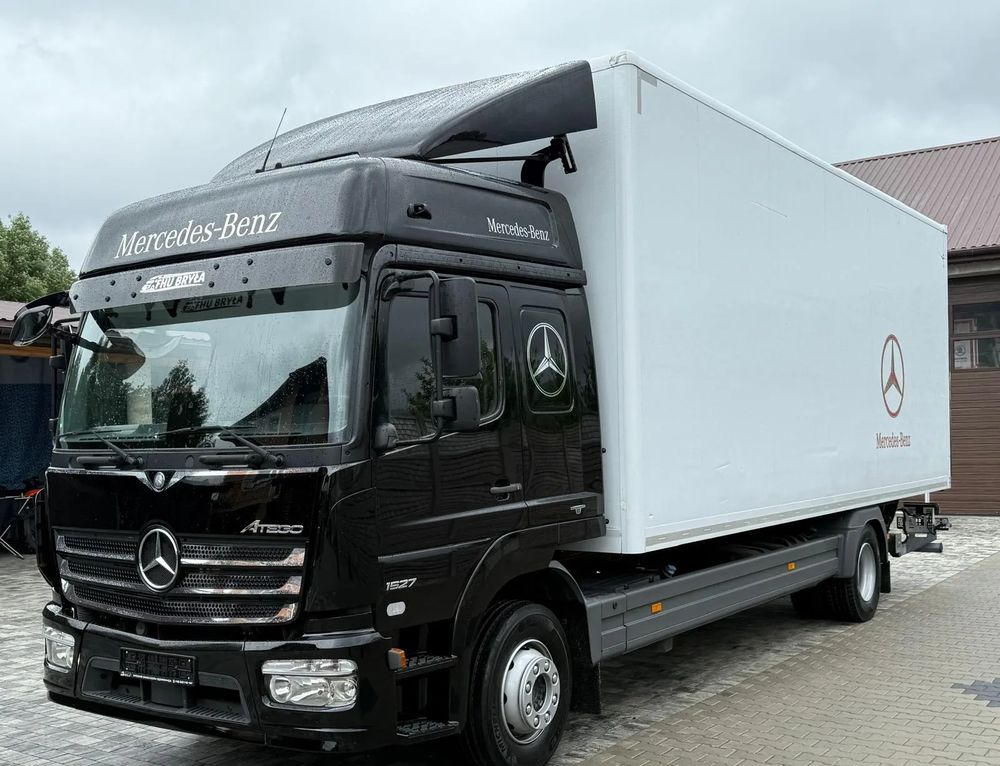 Mercedes-Benz ATEGO 1527/1530/IZOTERMA/WINDA/SPROWADZONY/E6/PIERWSZY WŁAŚCICIEL/AUTOMAT/18EURO PALET/STAN BARDZO DOBRY - Truk berpendingin: gambar 1 Mercedes-Benz ATEGO 1527/1530/IZOTERMA/WINDA/SPROWADZONY/E6/PIERWSZY WŁAŚCICIEL/AUTOMAT/18EURO PALET/STAN BARDZO DOBRY - Truk berpendingin: gambar 1