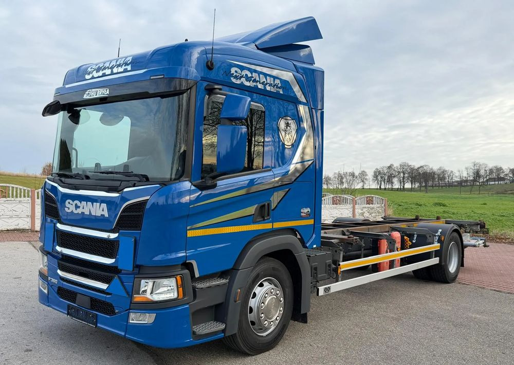 Scania P360 / P410 / BDF / RAMA / FIRANKA / PEŁNA SYPIALKA / WINDA / E6 / CAŁA NA PODUSZKACH / ROZSTAW OSI 5.5M / LAWETA / DO ŻYWCA / DO BYDŁA / DO ZABUDOWY / SPROWADZONA - Truk sasis: gambar 1 Scania P360 / P410 / BDF / RAMA / FIRANKA / PEŁNA SYPIALKA / WINDA / E6 / CAŁA NA PODUSZKACH / ROZSTAW OSI 5.5M / LAWETA / DO ŻYWCA / DO BYDŁA / DO ZABUDOWY / SPROWADZONA - Truk sasis: gambar 1