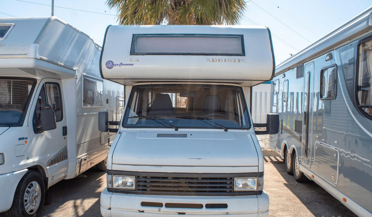 Adria 610 - Alkoven: gambar 1 Adria 610 - Alkoven: gambar 1