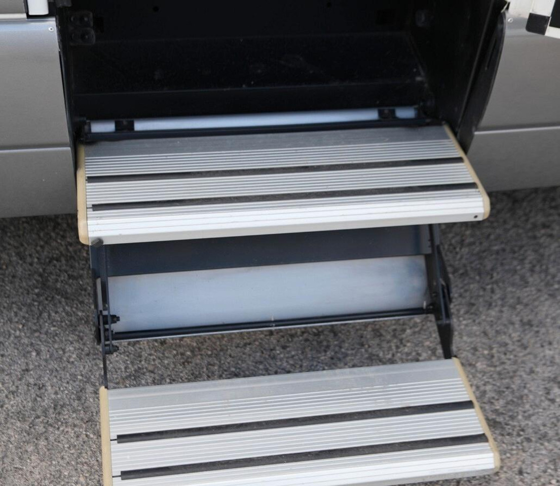 Laika REXOSLINE 620 - Mobil rumah terintegrasi: gambar 5 Laika REXOSLINE 620 - Mobil rumah terintegrasi: gambar 5