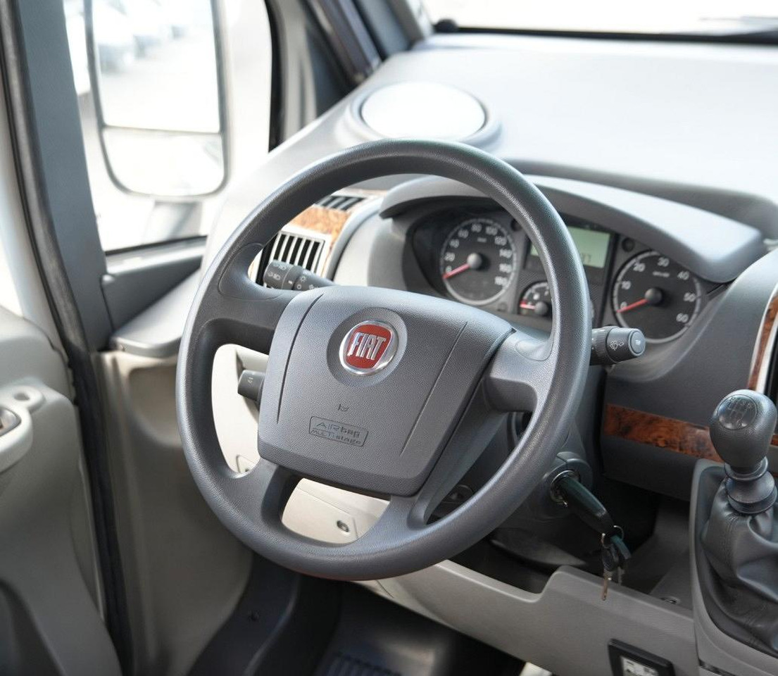 Interior photo 2: Mobil rumah terintegrasi Laika rexosline 620