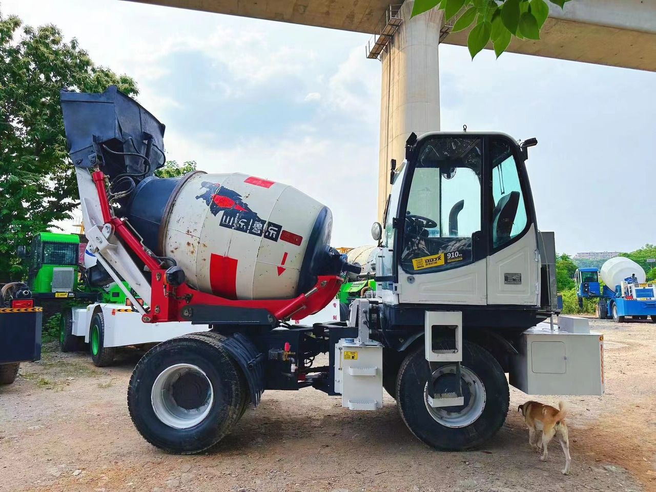 DEYI 2 cubic concrete mixer - Truk pengaduk beton: gambar 1 DEYI 2 cubic concrete mixer - Truk pengaduk beton: gambar 1
