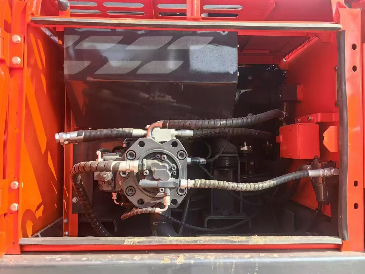 DOOSAN Dx225 - Ekskavator perayap: gambar 4 DOOSAN Dx225 - Ekskavator perayap: gambar 4