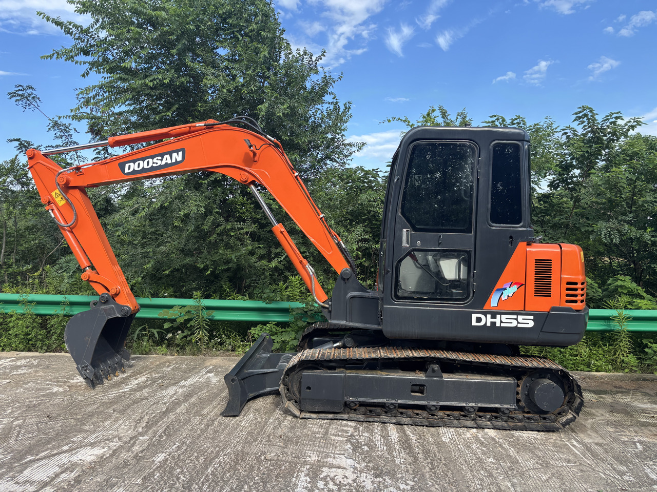 Doosan DH 55-7 DH55 - Ekskavator mini: gambar 1 Doosan DH 55-7 DH55 - Ekskavator mini: gambar 1