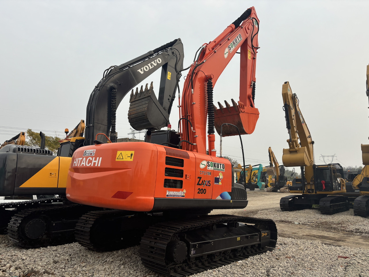 Hitachi Zx200-3 - Ekskavator perayap: gambar 2 Hitachi Zx200-3 - Ekskavator perayap: gambar 2