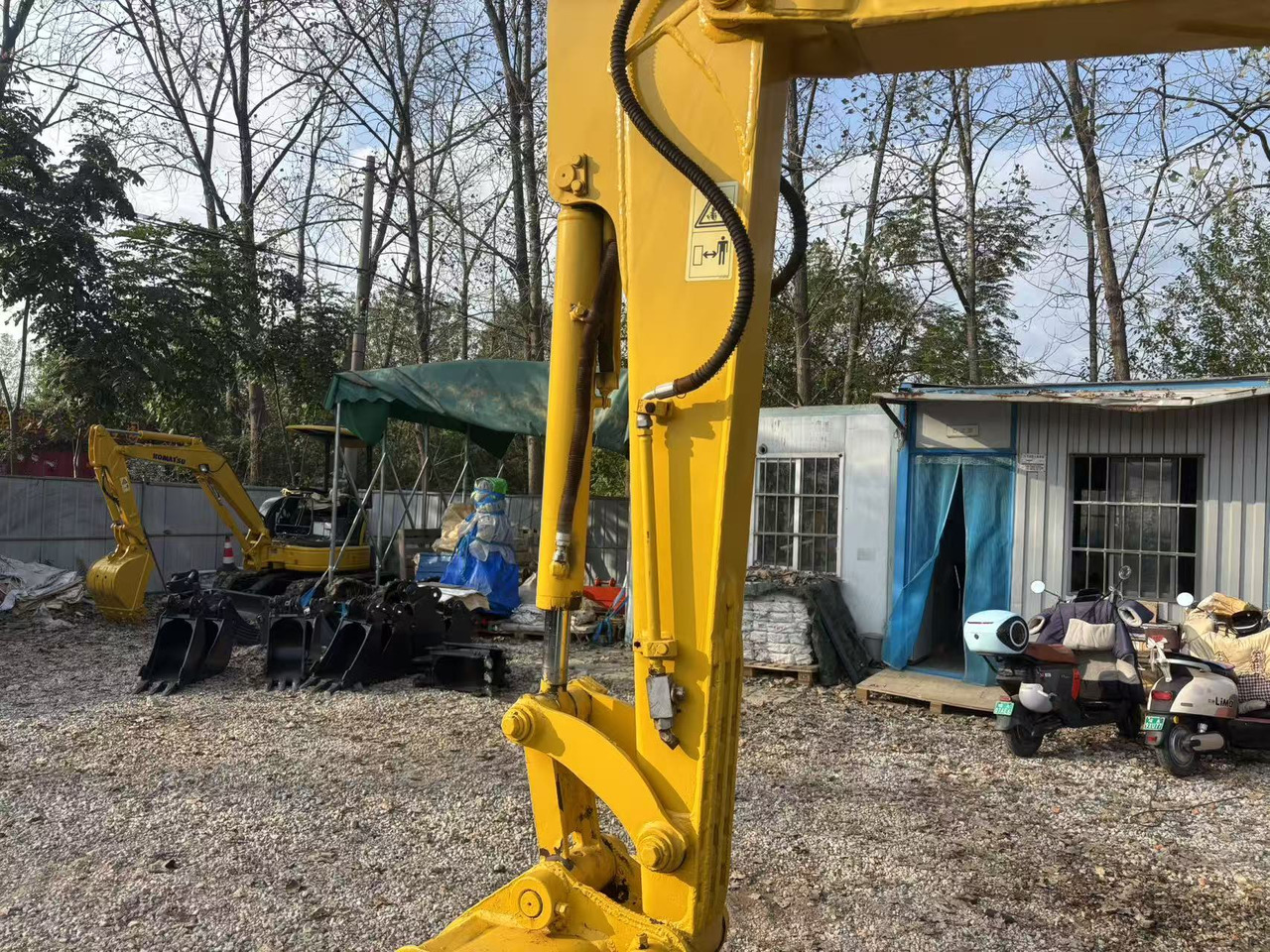 KOMATSU PC55MR-3 - Ekskavator mini: gambar 4 KOMATSU PC55MR-3 - Ekskavator mini: gambar 4