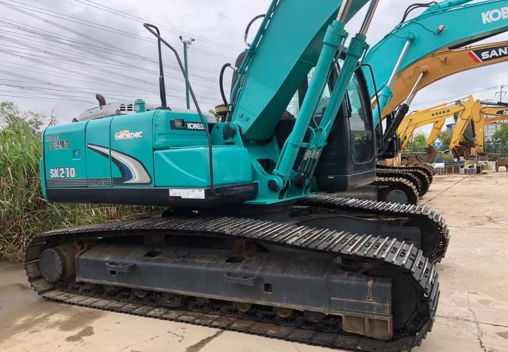 Kobelco SK 210-8 - Ekskavator perayap: gambar 4 Kobelco SK 210-8 - Ekskavator perayap: gambar 4