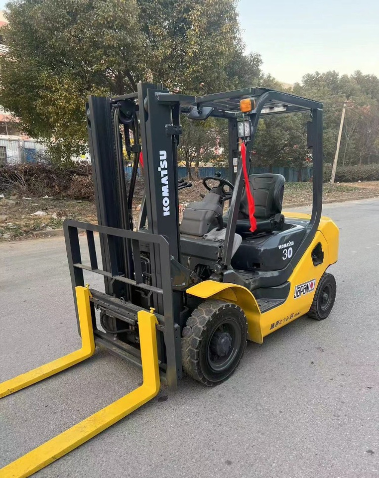 Komatsu 30 30 - Forklift diesel: gambar 3 Komatsu 30 30 - Forklift diesel: gambar 3