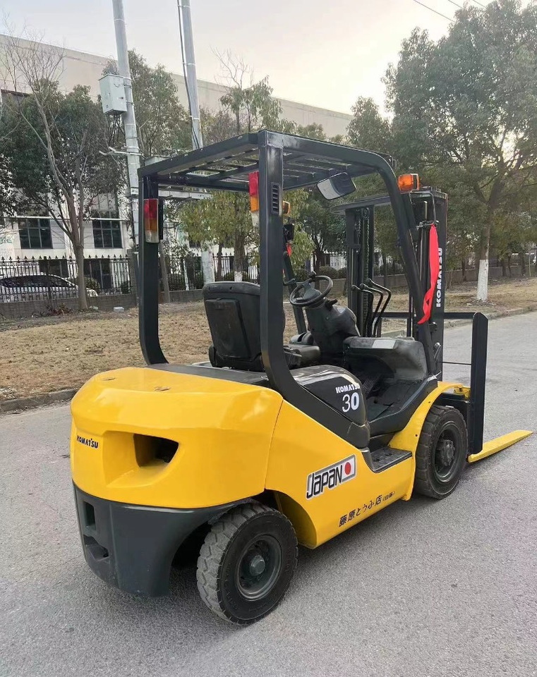 Komatsu 30 30 - Forklift diesel: gambar 2 Komatsu 30 30 - Forklift diesel: gambar 2