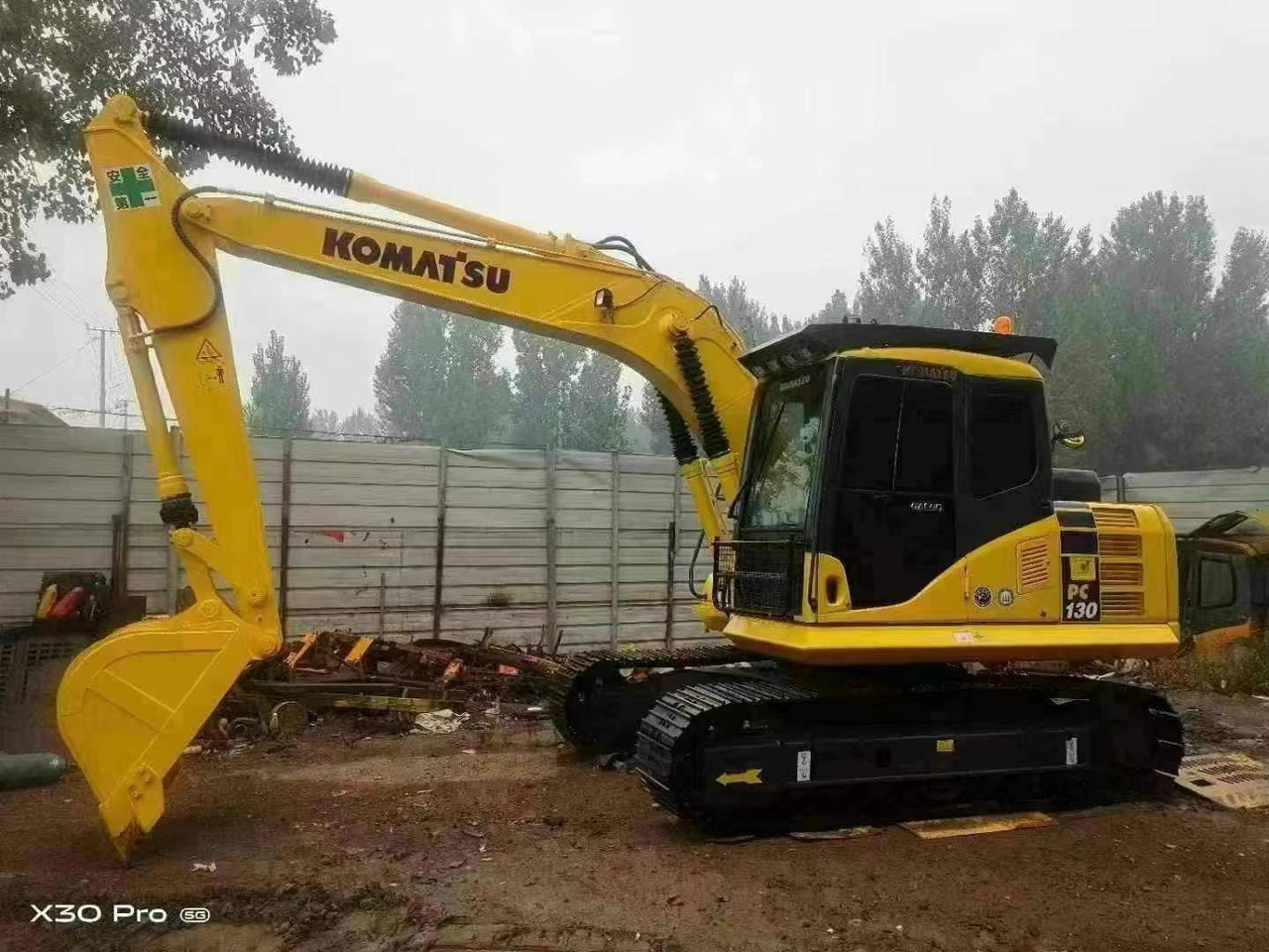 Komatsu PC 130-7 PC130 PC130-7 - Ekskavator perayap: gambar 1 Komatsu PC 130-7 PC130 PC130-7 - Ekskavator perayap: gambar 1
