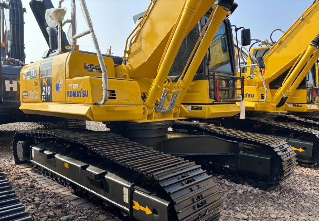 Komatsu PC 210 LC-8 - Ekskavator perayap: gambar 2 Komatsu PC 210 LC-8 - Ekskavator perayap: gambar 2