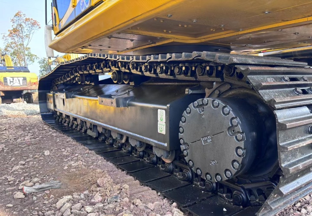 Komatsu PC 210 LC-8 - Ekskavator perayap: gambar 3 Komatsu PC 210 LC-8 - Ekskavator perayap: gambar 3