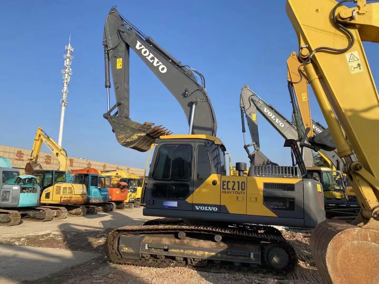 Volvo EC 210 Volvo 210 Ec240 - Ekskavator perayap: gambar 2 Volvo EC 210 Volvo 210 Ec240 - Ekskavator perayap: gambar 2